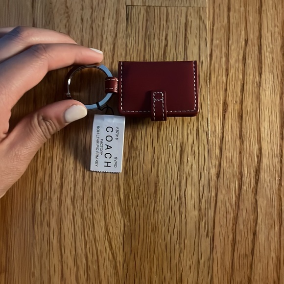 New Coach Keychains, Lot of 6 - Picture 5 of 13